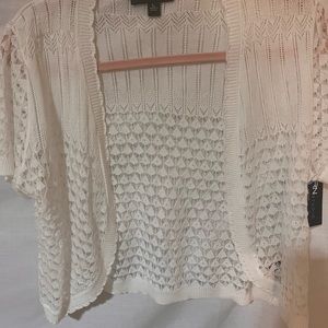 Shaw white   size Large. RNstudio Brand